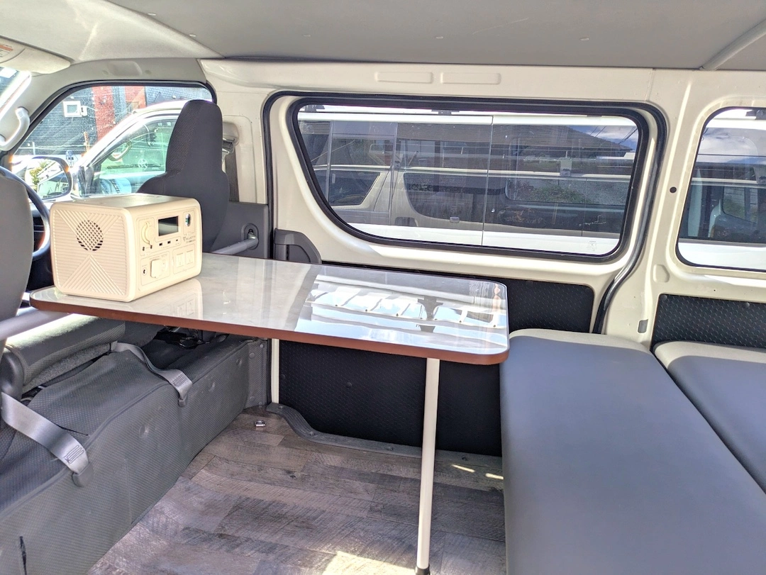 サーモンレンタカーのレンタカー・料金｜マルチファンクションDX 車中泊仕様のテーブル